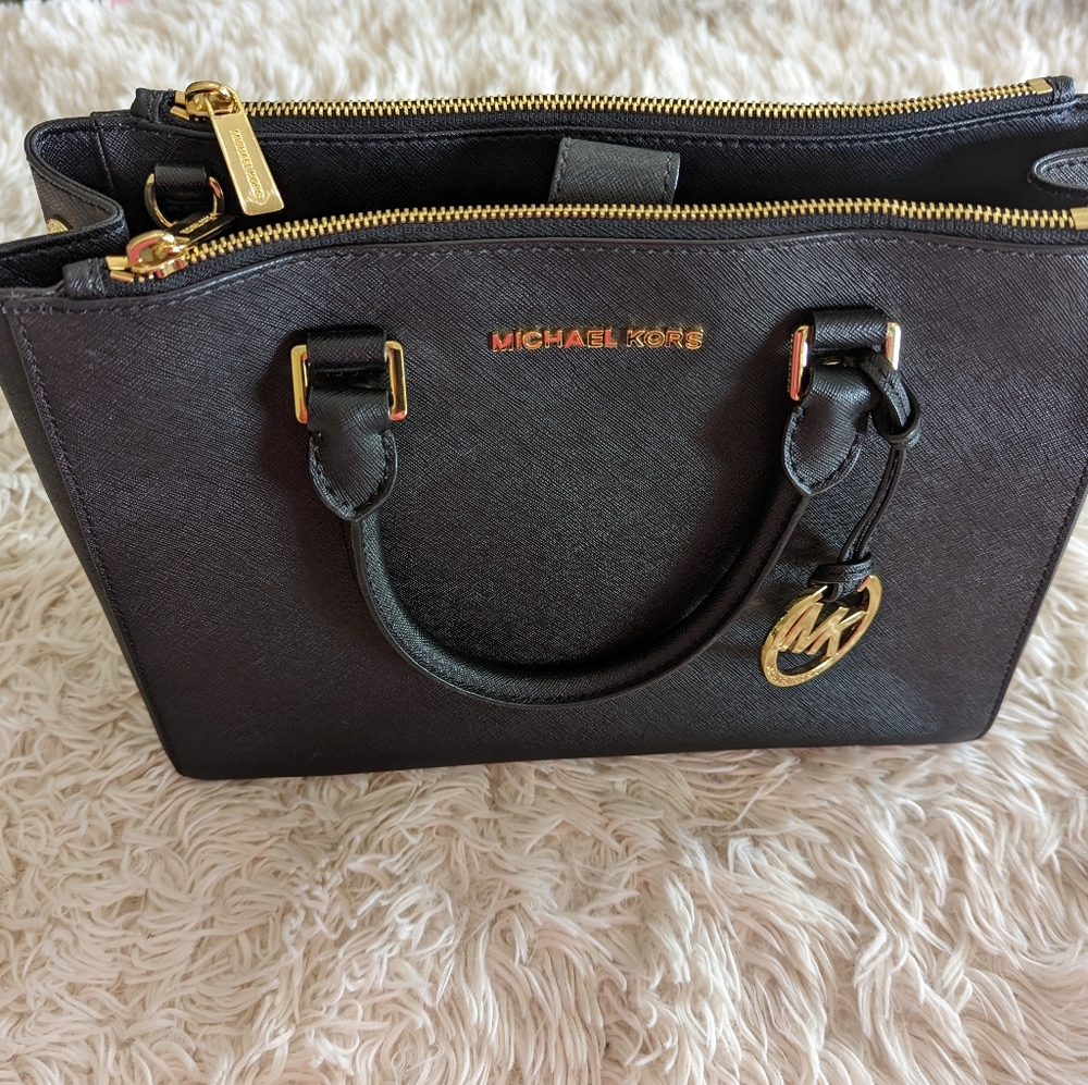 Authentic Michael Kors Sutton Handbag Purse